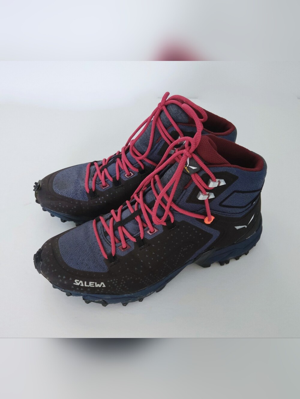 Saleva Gore-Tex Women's Blue and Pink Hiking Boots. Size 8.5 US. Pre-owned.